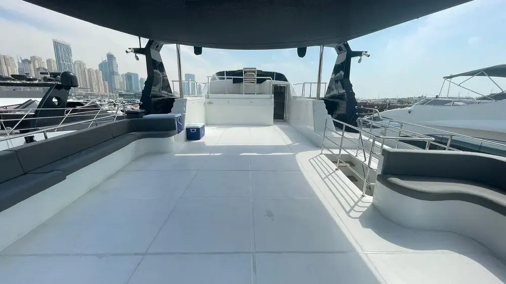 135FT LUXURY PREMIUM YACHT Dubai Charter Photo 11