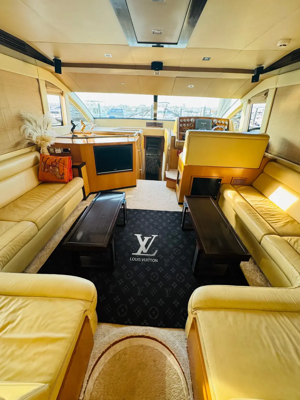 MEJESTY 66FT LUXURY YACHT