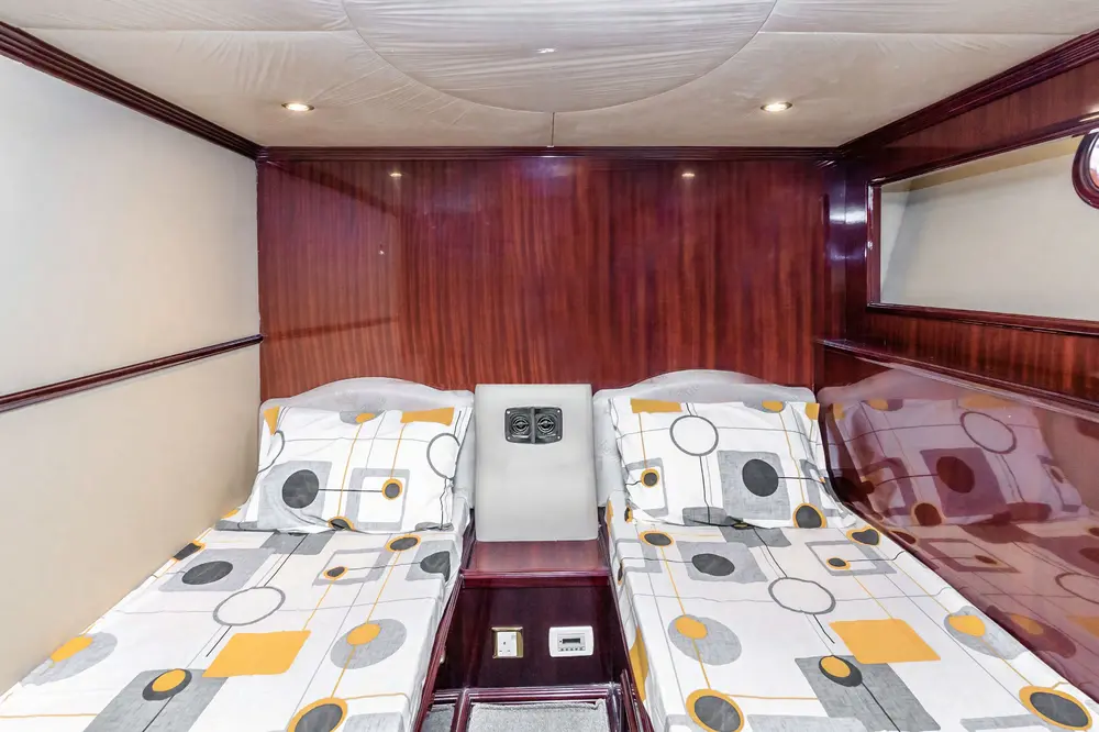 78FT LUXURY PREMIUM YACHT Dubai Charter Photo 10