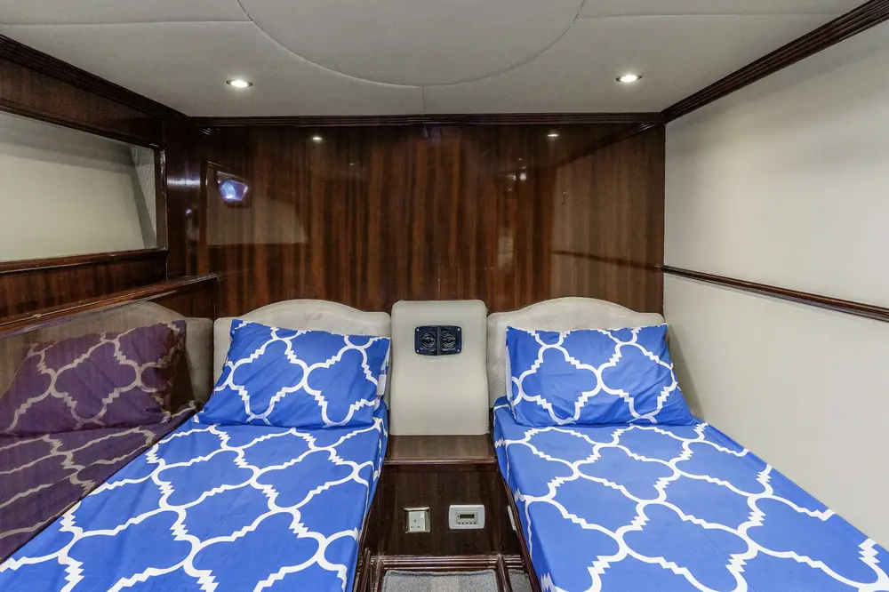 78FT LUXURY PREMIUM YACHT Dubai Charter Photo 15