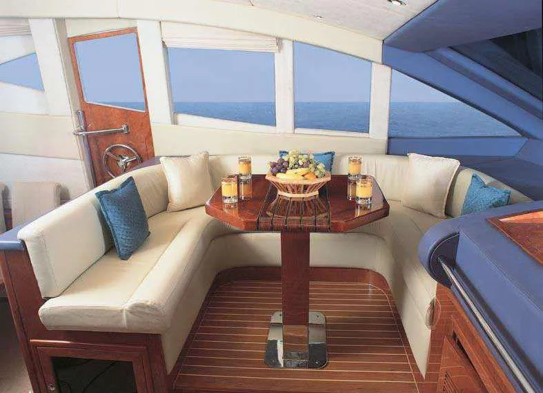 88FT LUXURY YACHT Dubai Charter Photo 8