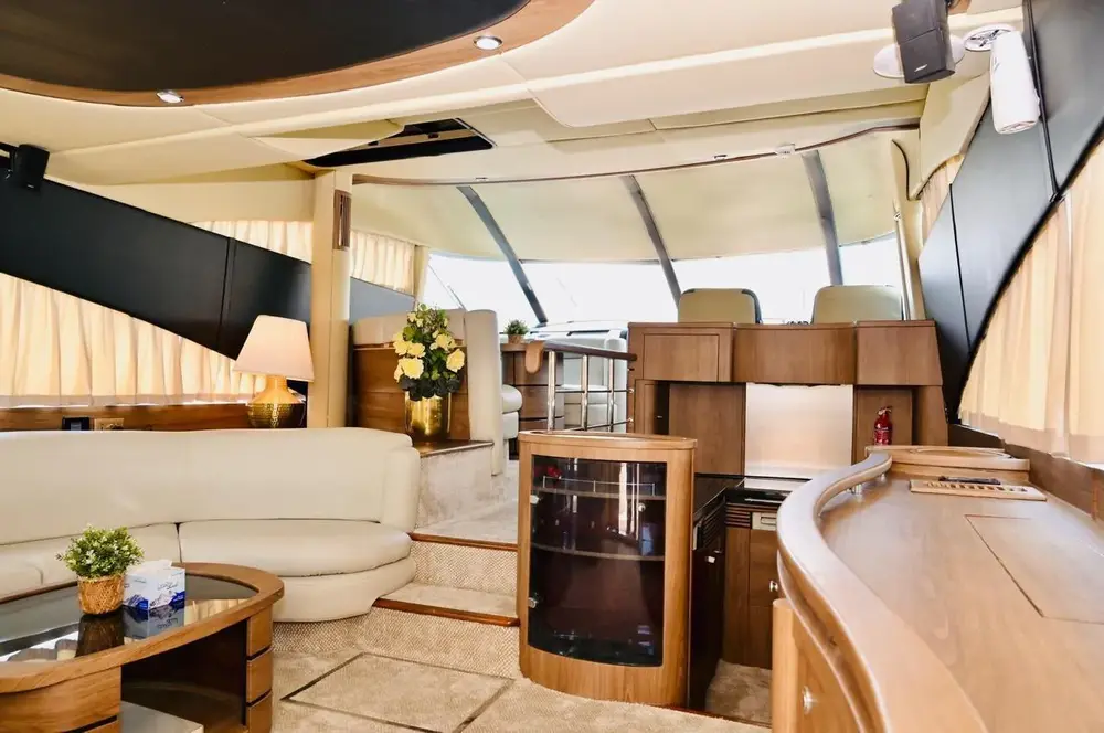 WHITE GOLD PREMIUM YACHT