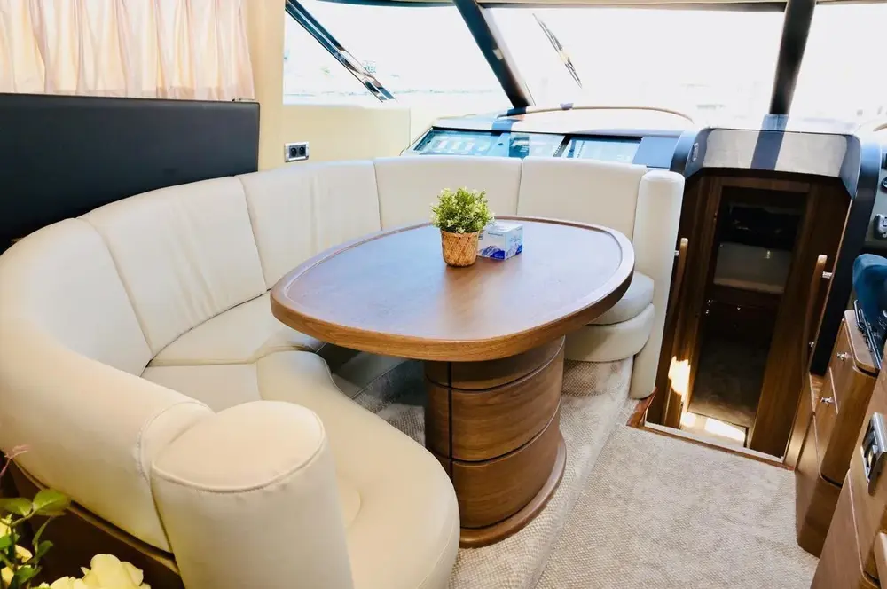 WHITE GOLD PREMIUM YACHT