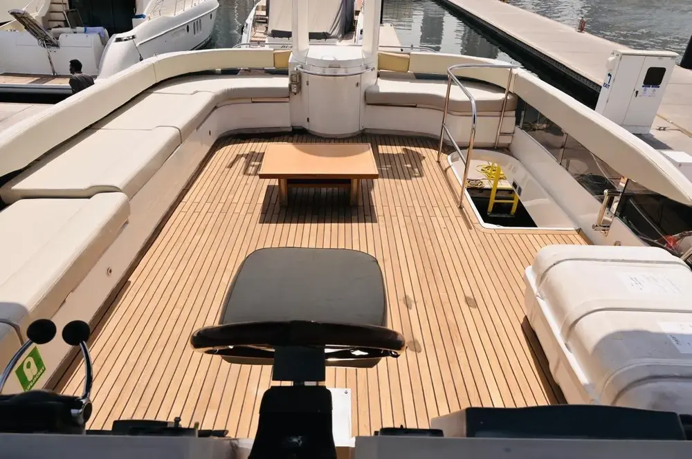 WHITE GOLD PREMIUM YACHT