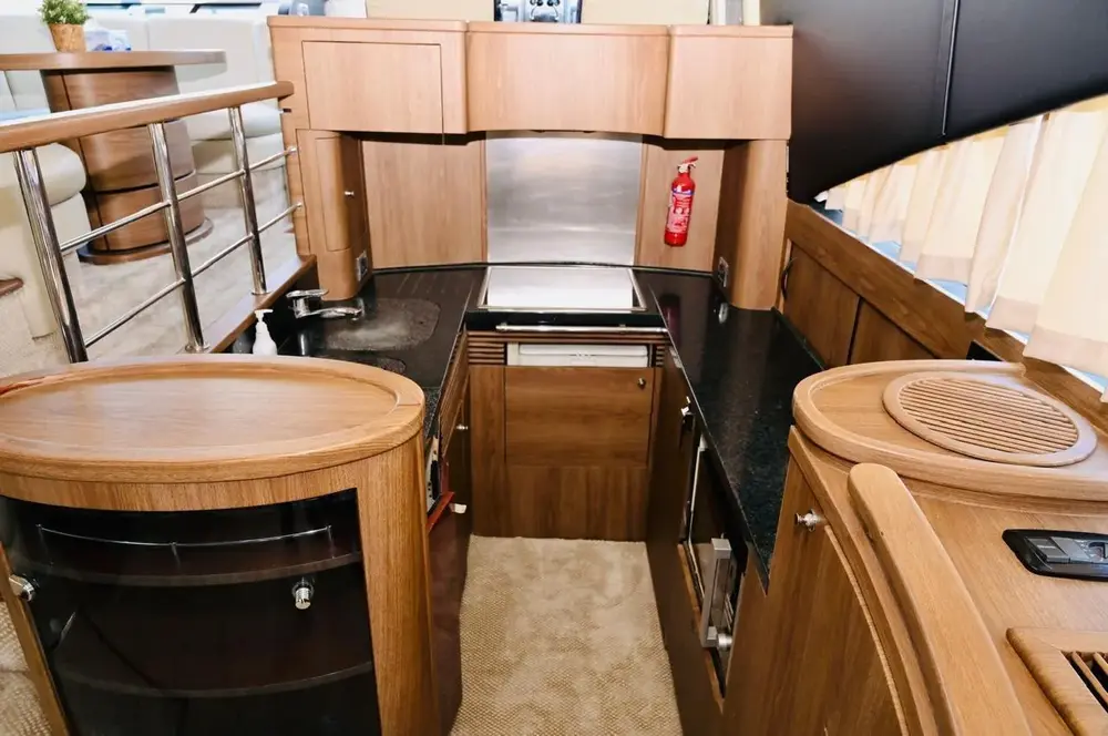 WHITE GOLD PREMIUM YACHT