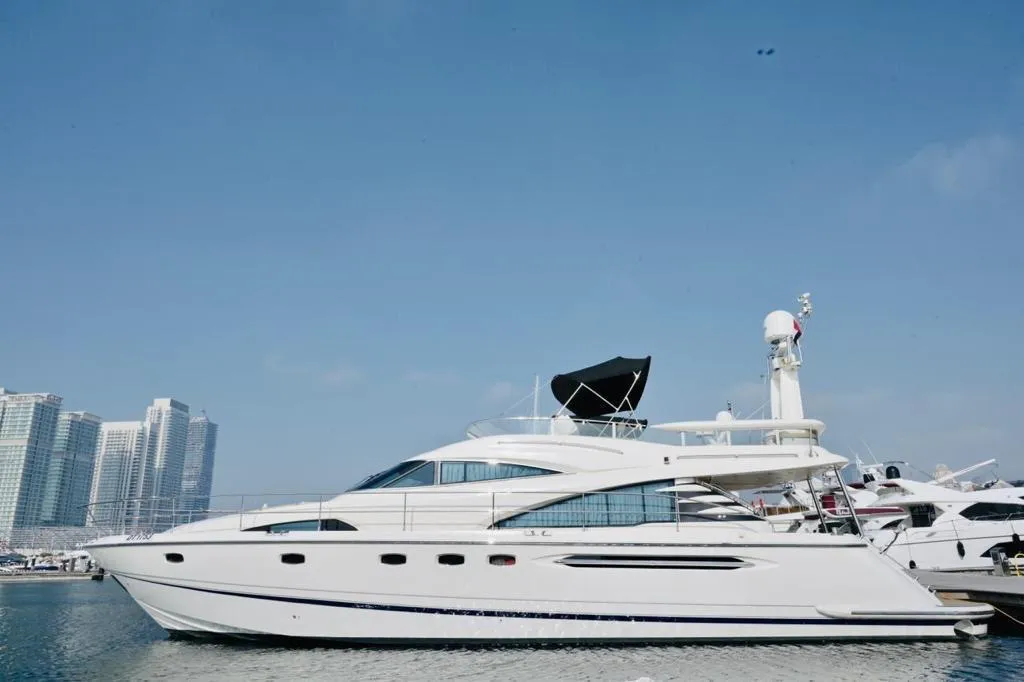 WHITE GOLD PREMIUM YACHT